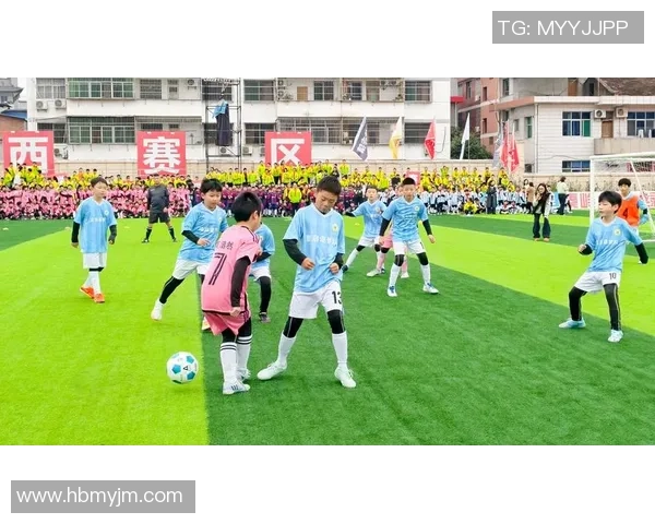 时尚与运动完美结合足球明星女款服装推荐指南